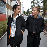 Para Knas / Money Problem
Ellen Åkerlund as Amida
Roshi Hoss as Sara
Director: Nikeisha Andersson
Photo: Johan Paulin
Produced by Filmlance International AB